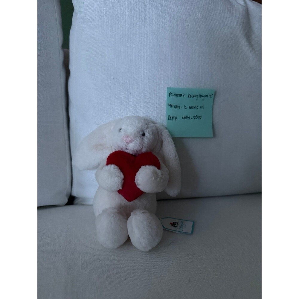 Jellycat Bashful Bunny with Heart Small